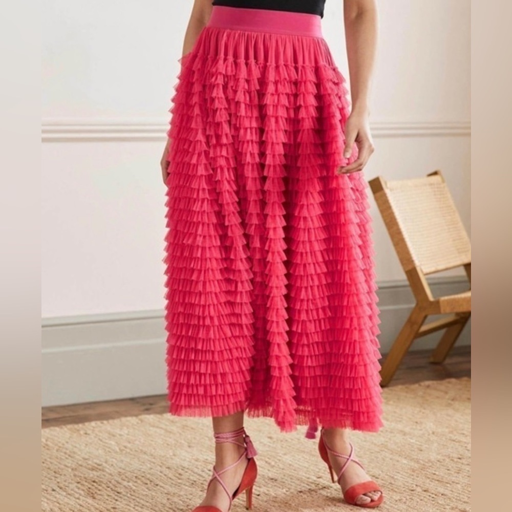 Boden Rachael skirt. Hard to find! Sold out quickly - Picture 2 of 10